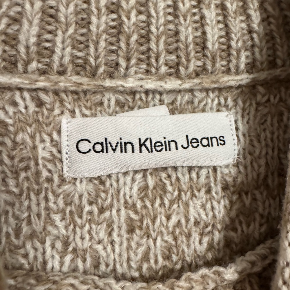 Knit Beige Turtleneck Sweater - Picture 3 of 5